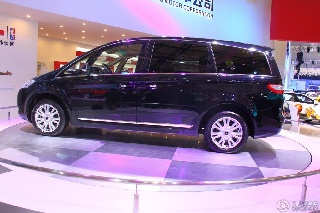 纳智捷 大7ceo 实拍_2011上海车展