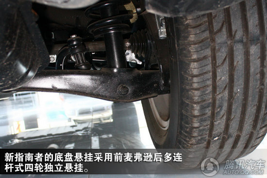 2011款 Jeep指南者2.4 运动版 重点图解