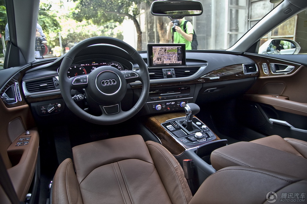 奥迪a7现车销售让利1万元