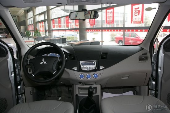 2010  2.0 MT  ʵͼ