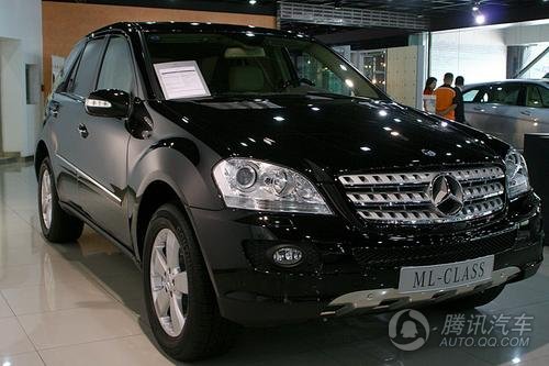 奔驰m级+ml500+前右侧面
