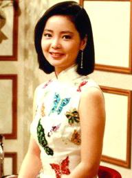 个人简介 姓名 : 邓丽君 别名 : teresa teng 性别 : 女 职业 : 歌手