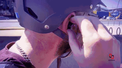 别以为这么小的耳机怕运动的时候掉出来 这你可大可放心 只要换上了