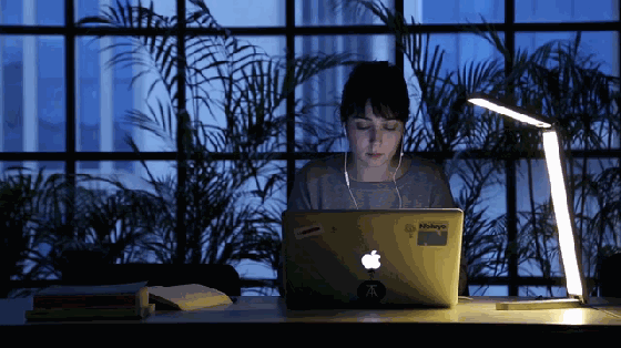 当台灯变成折叠玩具时，工作是否更有乐趣了？