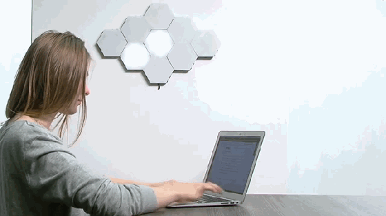 用这款模块化触控式LED壁灯 给你一块高逼格墙壁 智能公会