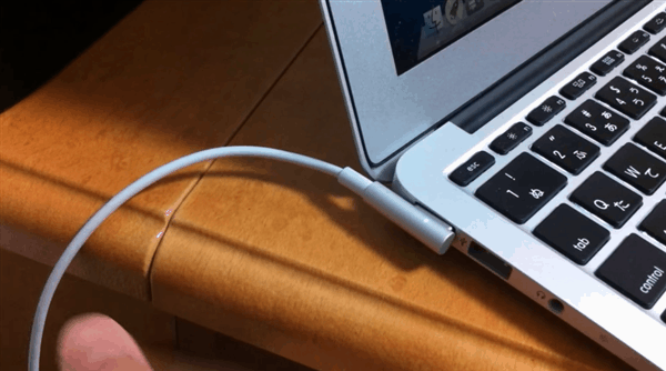 新专利显示 MacBook的MagSafe磁力接口或将回归