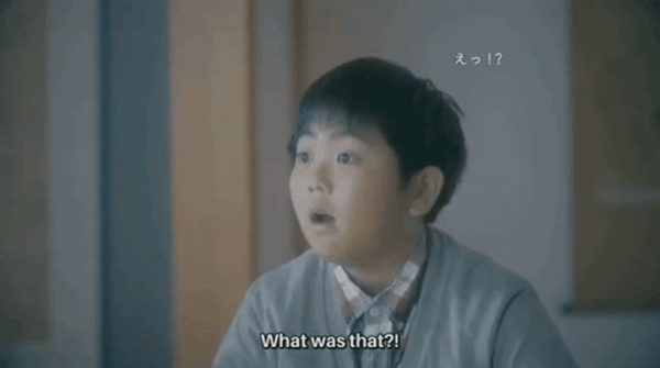 岛国小镇很会玩 吉祥物坐在无人机上到处“浪”