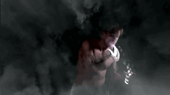 用脸去测泰森的出拳速度？还选这个智能拳套吧