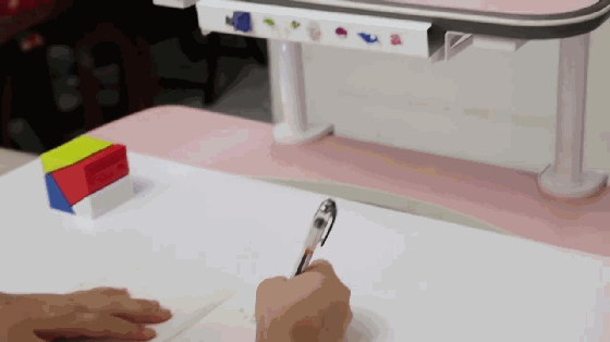 根本分不清它是智能投影还是移动电源