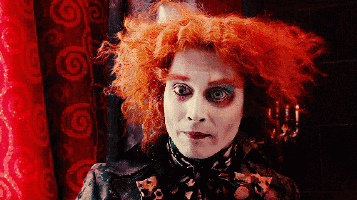 比如最近还确定要出演《爱丽丝梦游仙境2》,继续演那个