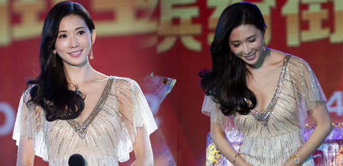 林志玲弯腰不慎露乳贴