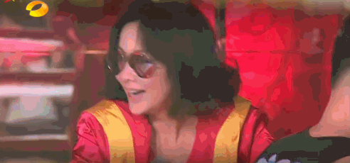 霸道总裁刘嘉玲:被时光温柔以待 卖萌撞衫得心应手