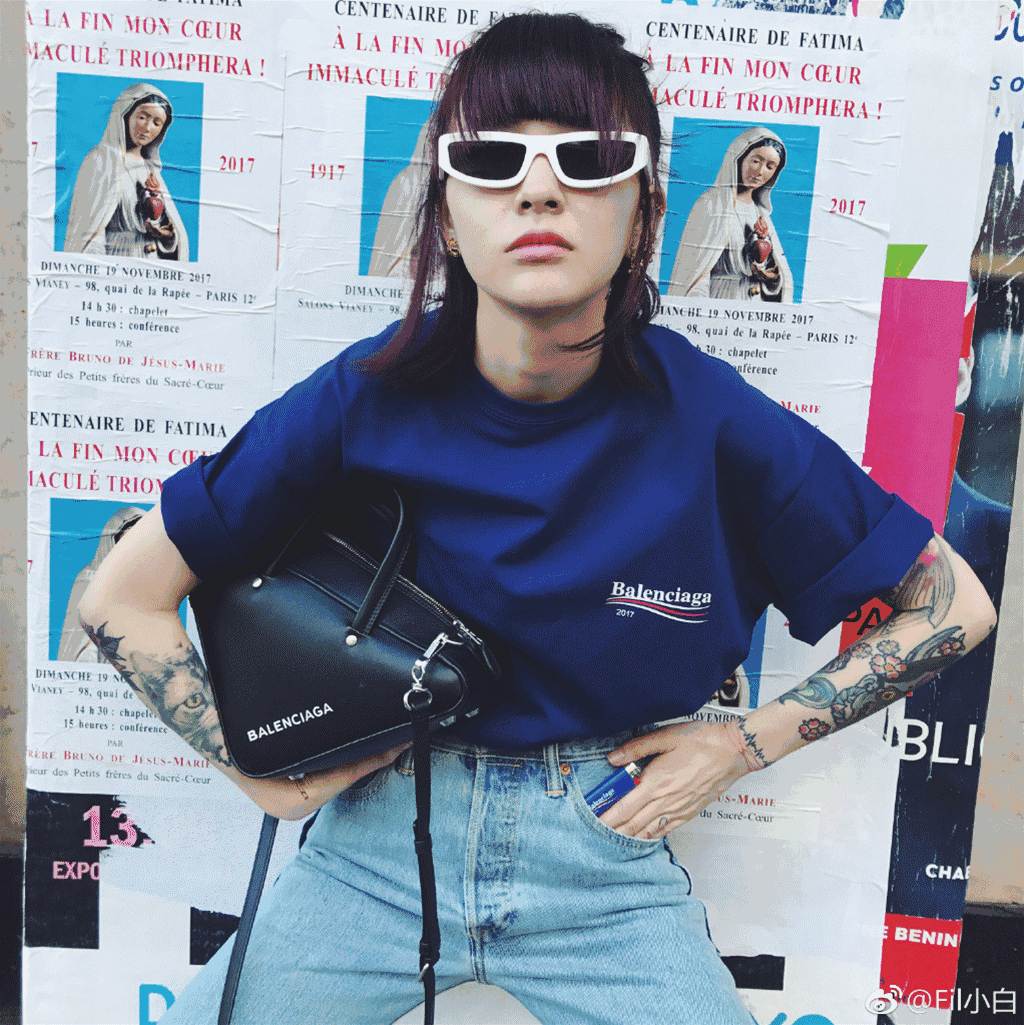 穿好这几件爆款T 春天的你时髦加倍