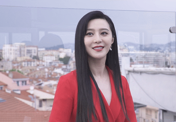 范冰冰戛纳范儿华美收官 着红裙受访妙语连珠
