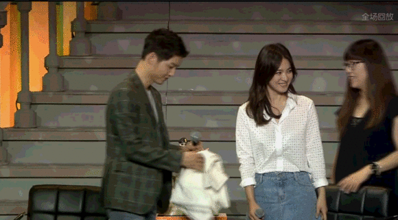 八公举:郑爽宋慧乔都有15岁的脸50岁的“丑膝盖”