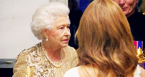 90秒知道 “超长待机”女王90大寿，让It Grandma的蝴蝶胸针给你灵感吧！