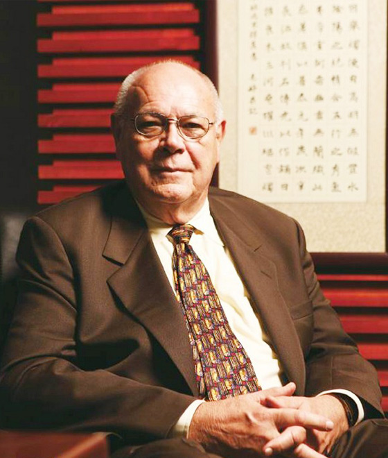 唐-舒尔茨美国西北大学商学院教授