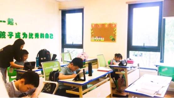 又一个万亿实验田!万科+阿凡题的教育野望