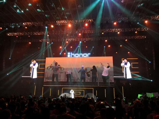 荣耀问鼎中国互联网手机第一 笨鸟目标全球前