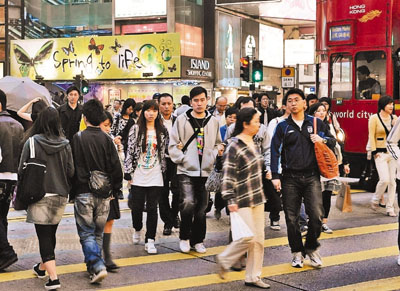 汇丰报告:悲哀!香港人从32岁开始便要存养老钱