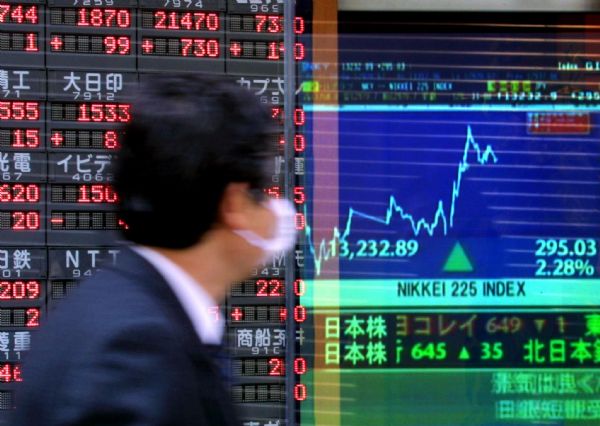 日本政府主导日本股市行情 为4分之1东证主板