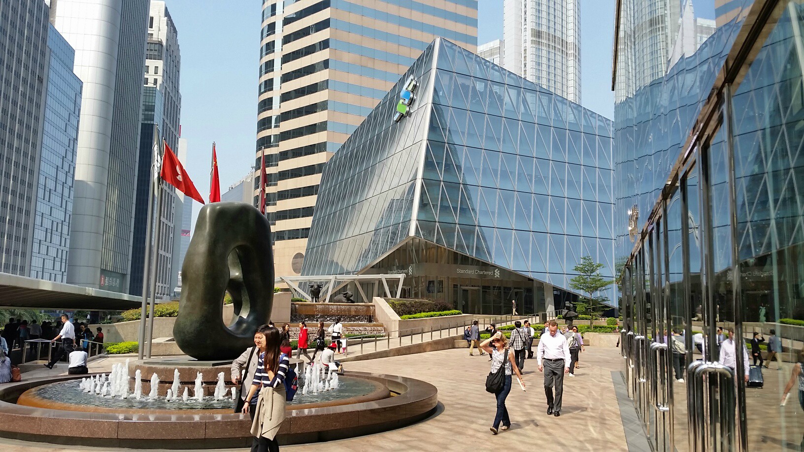 香港楼市见底回稳 内地买家积极购买一手豪宅