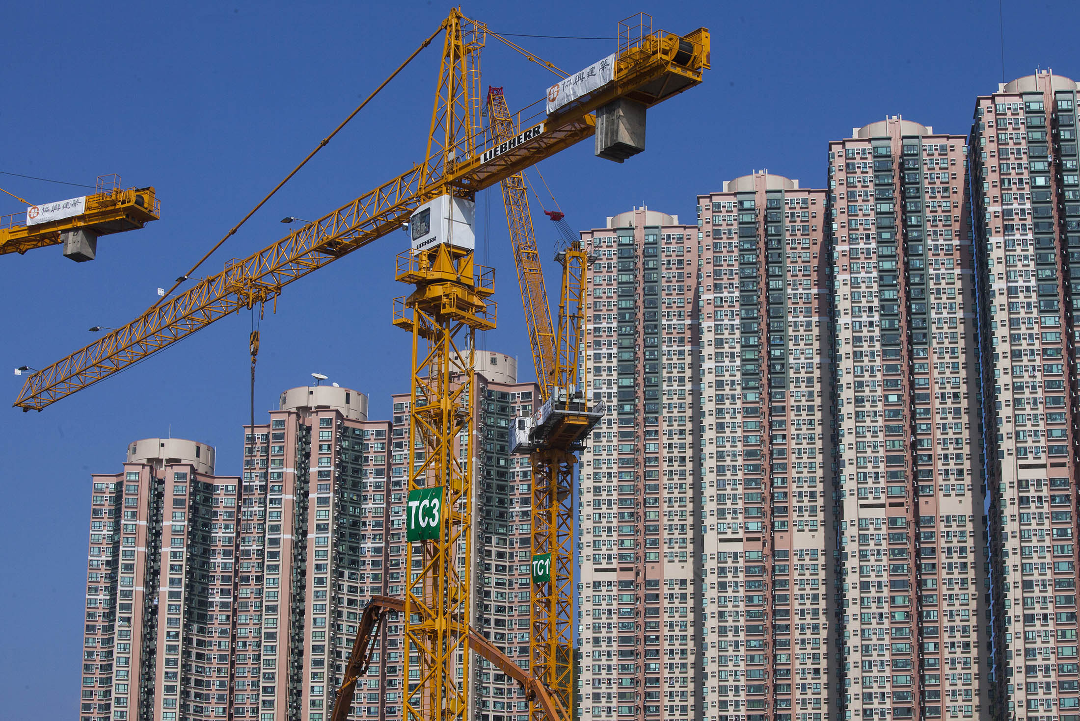 美银美林:相比内地主要城市 香港房价相对更加