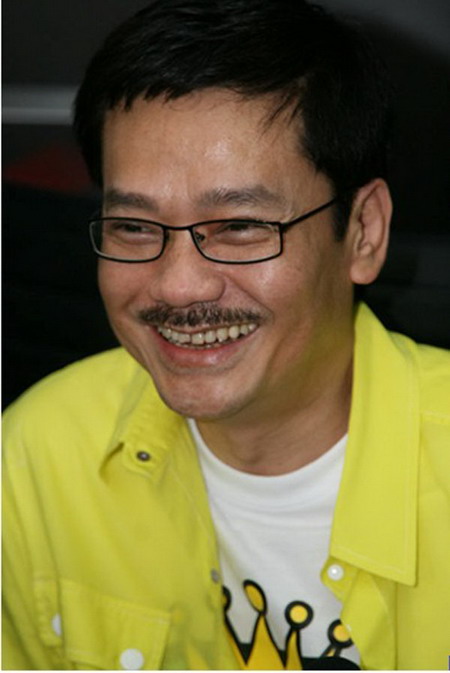 神兵传奇展台黄玉郎携春哥曾哥亮相