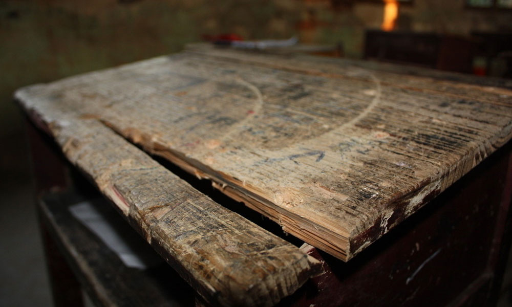 2014宜华与慈善同行 橙色课桌 微公益活动