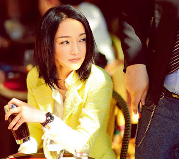 Zhou Xun intelektuální ztělesnění elegantní žena, oblečená