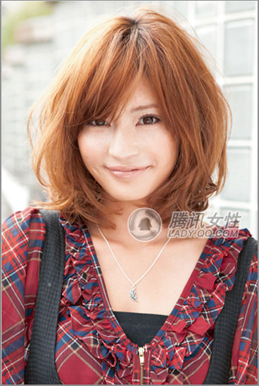 微卷发型 缔造温柔诱惑力(组图)_女性_腾讯网