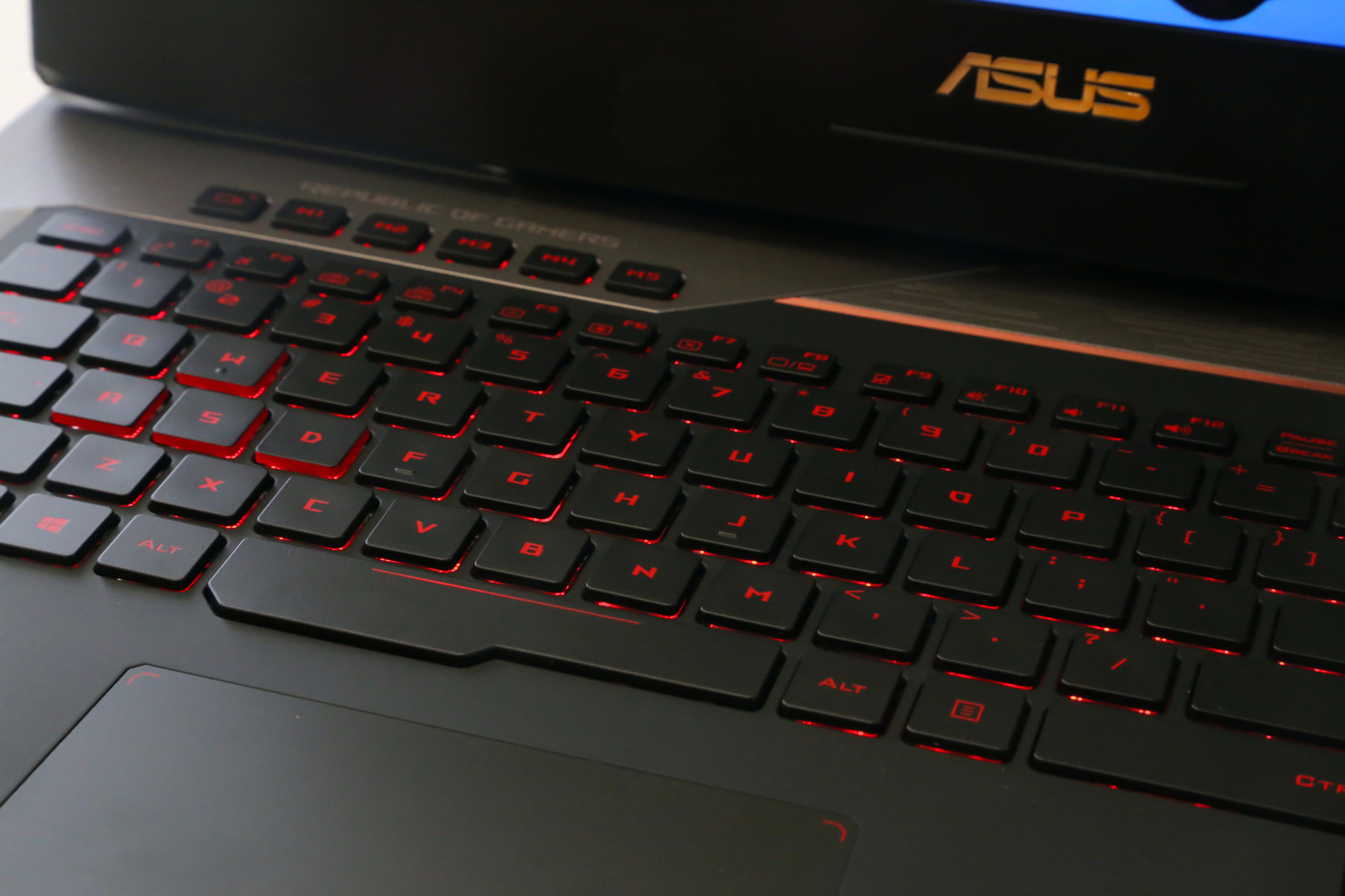 华硕ROG GFX72游戏本:颜值惊呆啦玩家们