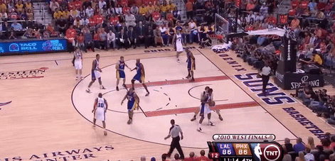 4,对阵 湖人 季后赛狂轰42分