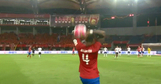 现场:董学升乌龙助攻 96年小将头球助建业1-0