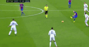 gif-小马哥疑送点遭无视 水爷逆天头槌救主