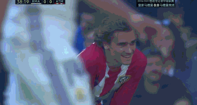 gif-c罗遭门线救险 与本泽马神配合戏耍马竞