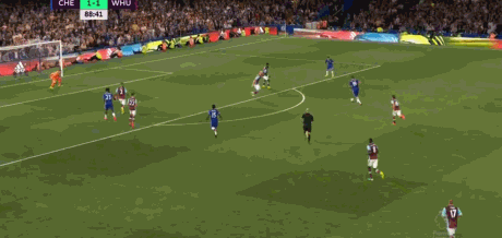 首页 足球新闻 8月16日讯 下半场比赛刚开始1分钟,尽管科斯塔禁区左侧