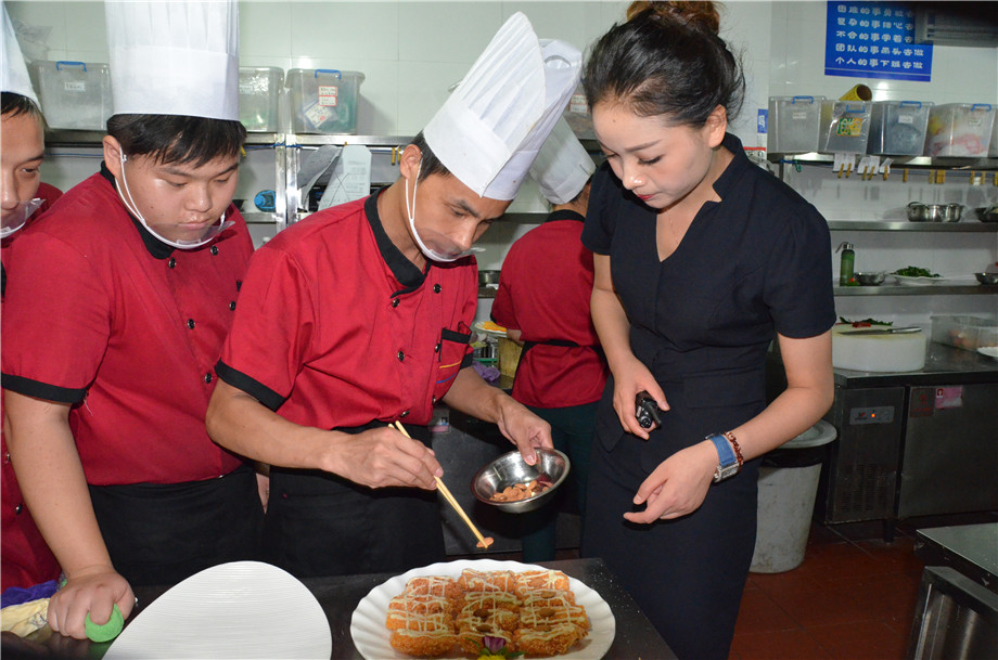 襄阳故事_从丽人到励人