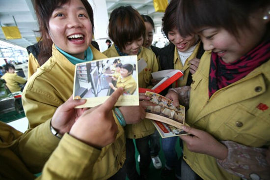 2012年1月19日,温州某企业给员工送文化年货