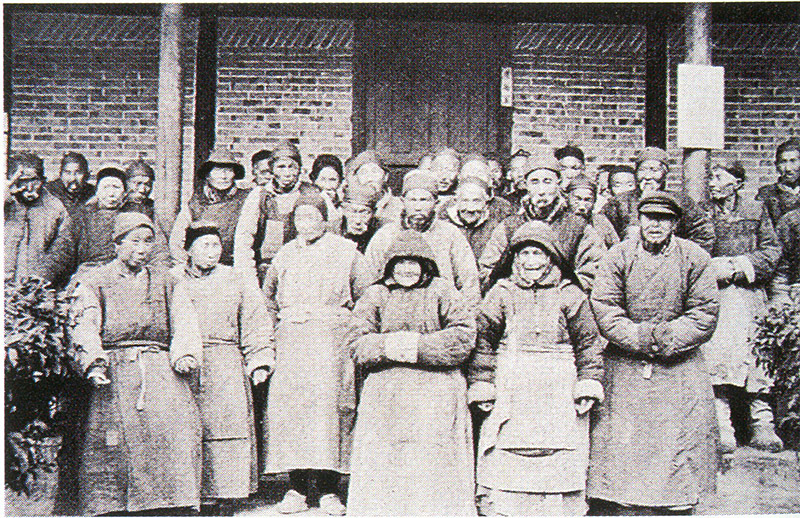 1913年张謇在城南建立老老院(养老院,收养生活无依靠的老人.