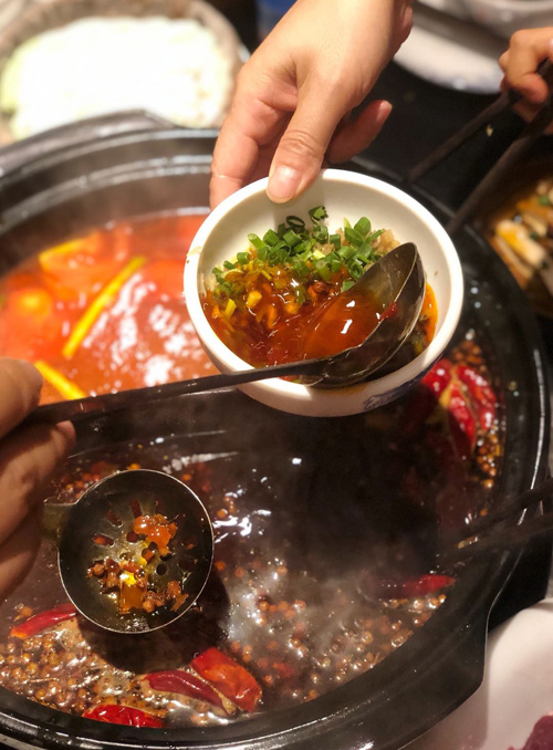 一家专做豆花牛肉的“怪”店 开业还买一斤送一斤