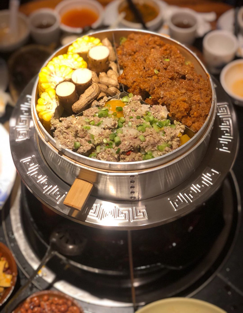 一家专做豆花牛肉的“怪”店 开业还买一斤送一斤