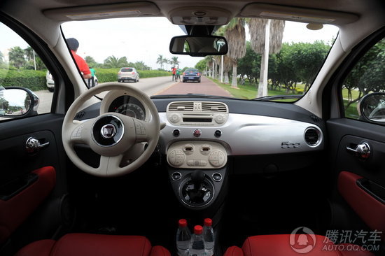 菲亚特500内饰图