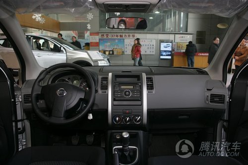 2010款 奇骏 2.0L XE 舒适版 MT 4WD 到店实拍图