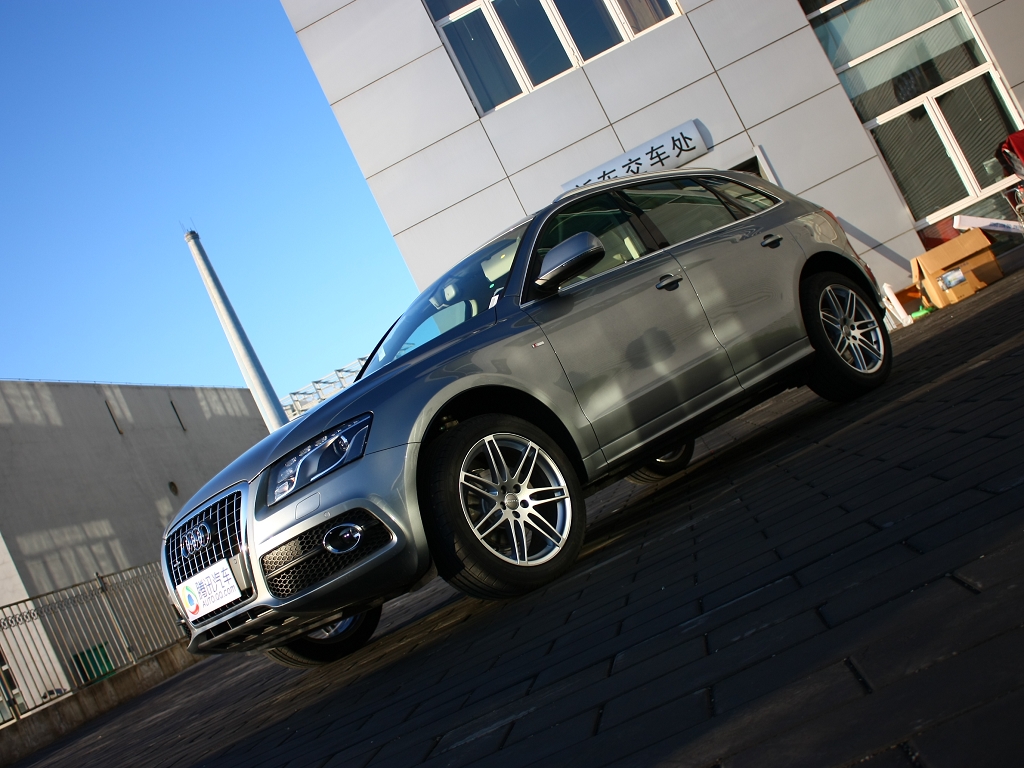 2010款奥迪q5 2.0t 首发限量版运动款 到店实拍