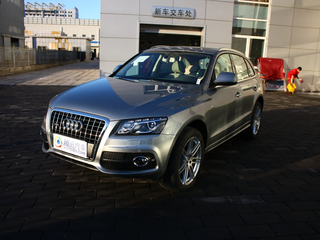 2010款奥迪q5 2.0t 首发限量版运动款 到店实拍
