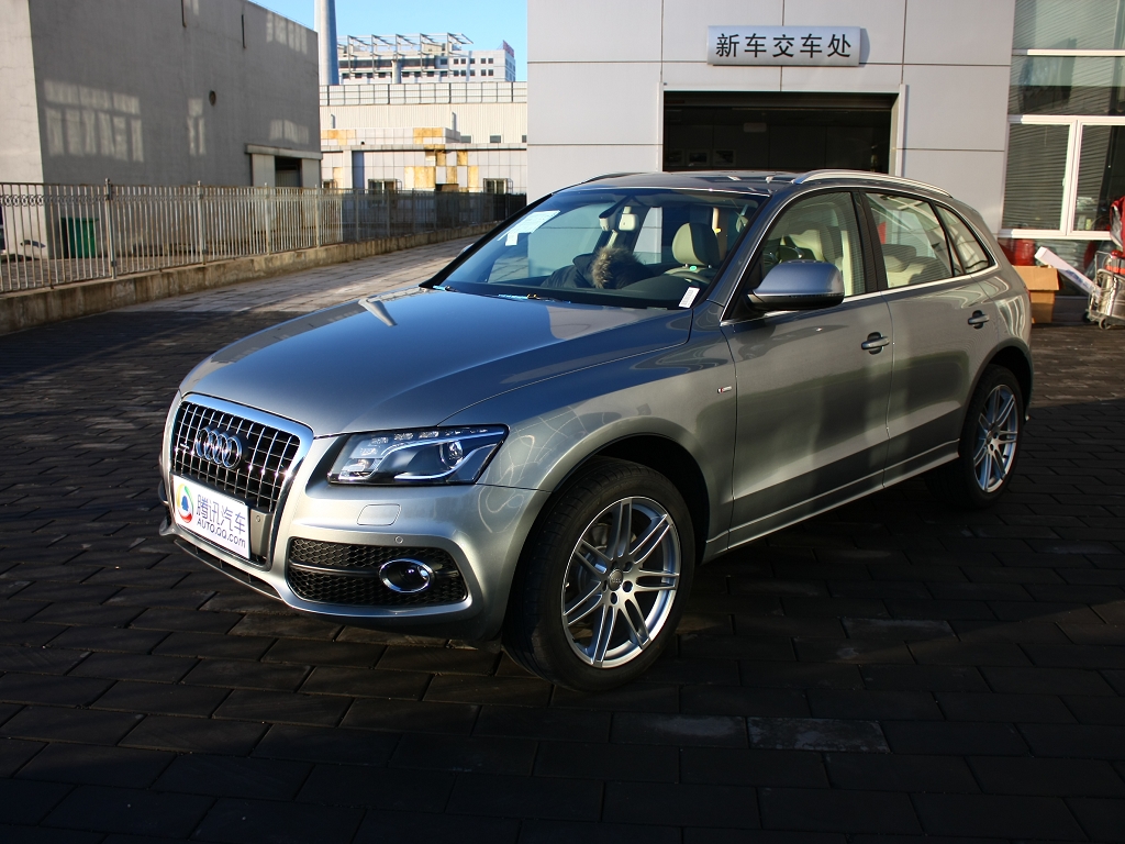 2010款奥迪q5 2.0t 首发限量版运动款 到店实拍