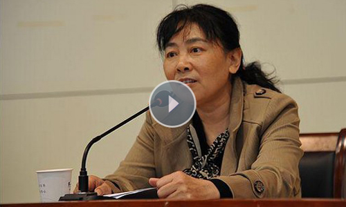 徐光明,曾任湖南长郡中学教师. 2009年,获封"史上最牛班主任".