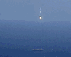 SpaceX做到了!今凌晨成功实现世界首次海上回收火箭